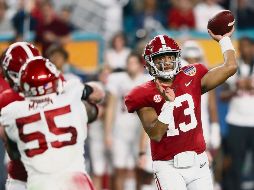 Tua Tagovailoa, de Alabama, sólo falló tres pases en la victoria ante Oklahoma. AFP / J. Squire