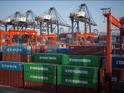 El acuerdo constituye una enorme zona de libre comercio, ya que cubre un mercado de 500 millones de personas y representa el 13 por ciento del producto interno bruto mundial. EFE / ARCHIVO