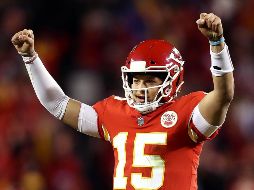 Mahomes se sumó a Peyton Manning Manning como los únicos quarterbacks en registrar al menos cinco mil yardas y 50 anotaciones en una sola campaña. AFP/J. Squire