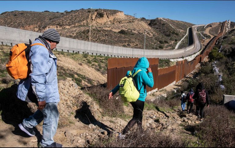 Trump exige de que el proyecto de presupuestos incluya una partida de más de cinco mil millones de dólares para el muro fronterizo. AFP / G. Arias