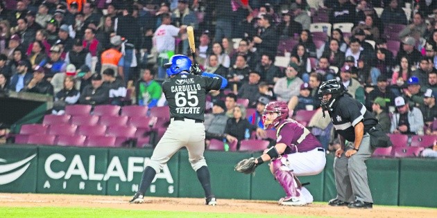 Charros pierde su primer juego de postemporada