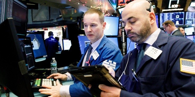 Wall Street abre a la baja en la primera sesi&oacute;n de 2019