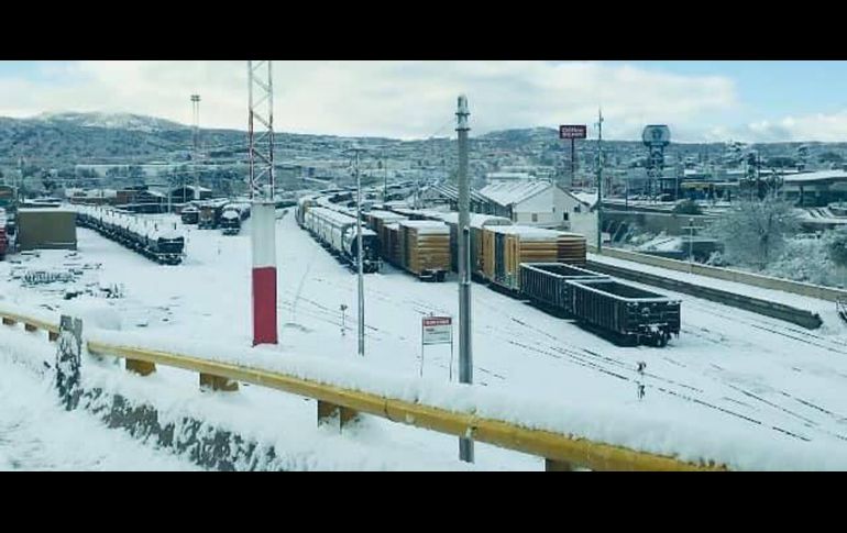 La Coordinación Estatal de Protección Civil y la Comisión Nacional del Agua informaron que este miércoles se ha registrado la caída de nieve en Nogales, Cananea y Agua Prieta. SUN
