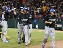 Alonzo Harris (centro) impulsó a Carlos Figueroa, Stephen Cardullo y Gabriel Gutiérrez. FACEBOOK/CharrosBeisbolOficial