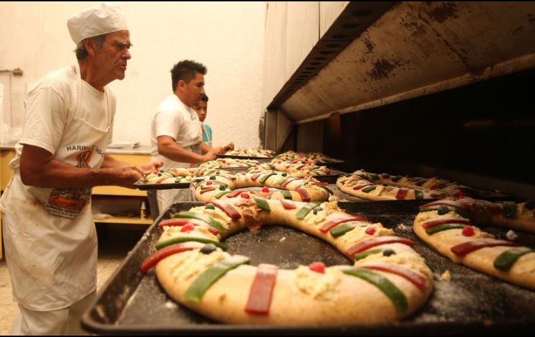 La venta de la Rosca de Reyes se ha constituido como el producto que más deja ganancia a las panaderías, junto con la época de empanadas en Semana Santa y el Pan de Muerto para el Día de Muertos. EL INFORMADOR / ARCHIVO