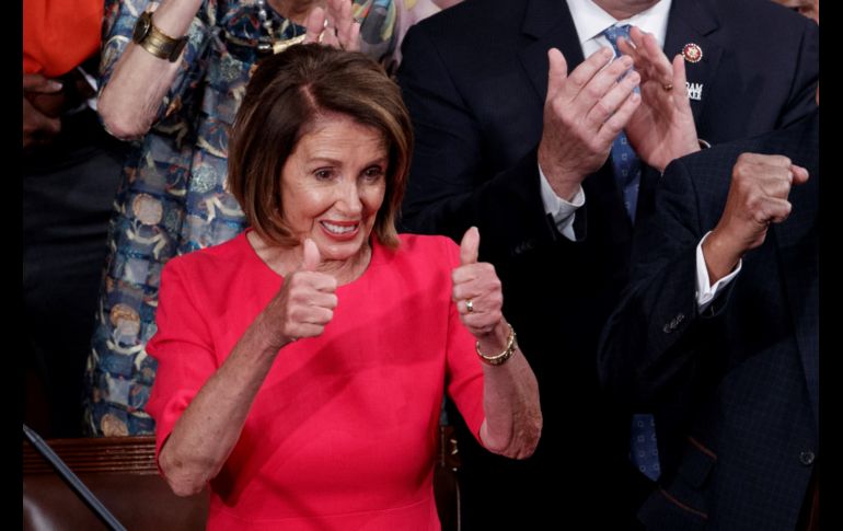 La líder demócrata Nancy Pelosi (c) reacciona tras ser elegida como presidenta de la Cámara Baja en el 116º Congreso estadounidense en el Capitolio, en Washington, DC. EFE/S. Thew