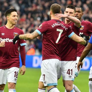 Sin ''Chicharito'', West Ham gana sigue con vida en la FA Cup