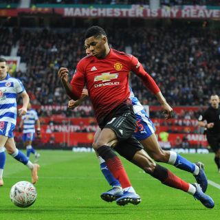 El ManU liga cinco victorias tras despido de Mourinho