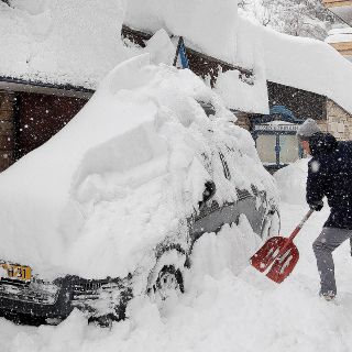 Fuertes nevadas causan caos en Alemania y Austria