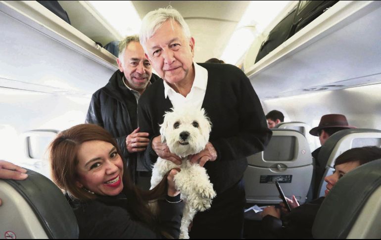 López Obrador, en su vuelo hacía la Ciudad de México. EL UNIVERSAL