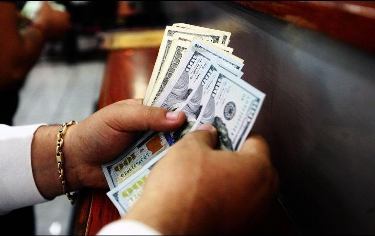 El Banco BASE prevé que el tipo de cambio cotice entre 19.30 y 19.45 pesos por dólar. EL INFORMADOR / ARCHIVO