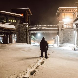 Tormentas causan apagones y aludes en California