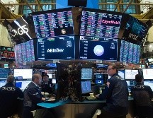 El promedio industrial Dow Jones avanzó 98 enteros, y cerró en 23 mil 531 unidades. AFP/B. Smith
