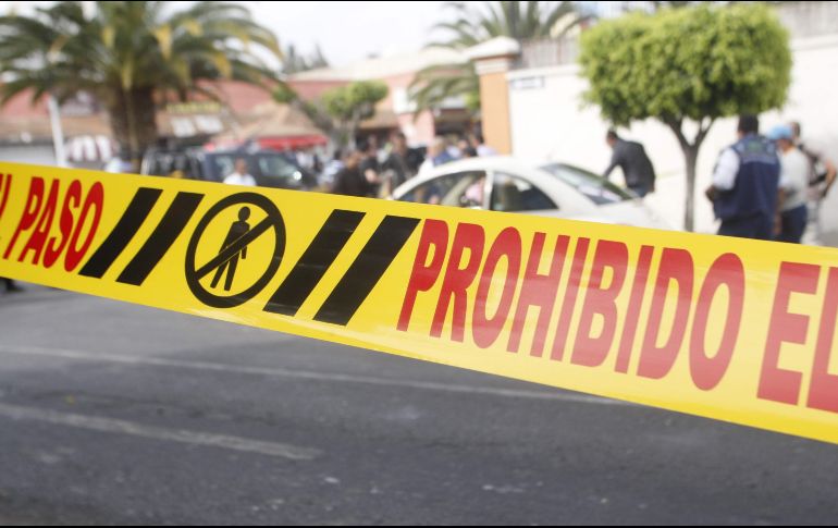 Durante el asalto los criminales llegaron armados a una plaza comercial y con un mazo rompieron las vitrinas de la joyería. EL INFORMADOR / ARCHIVO