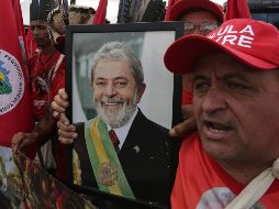 Lula, presidente de Brasil entre 2003 y 2010, cumple una pena de 12 años y un mes por corrupción y lavado de dinero. AP/Archivo