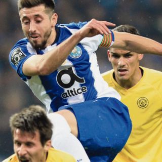 El Porto se afianza  en el liderato 