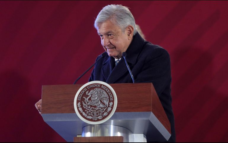 El Presidente López Obrador ha señalado que robo de combustibles en Pemex fue permitido desde el gobierno en las pasadas administraciones. EFE / S. Gutiérrez