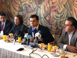 Los legisladores aseguran que se deben buscar políticas públicas para alentar el uso de vehículos eléctricos. EL INFORMADOR / R. Rivas