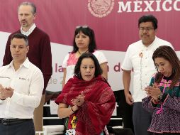 La secretaria de Bienestar, María Luisa Albores González, y el gobernador de Oaxaca, Alejandro Murat, durante el evento. NTX/A. Monroy