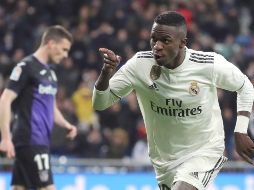 Vinicius anota el tercer gol del Madrid al 76'. EFE/J. Martín