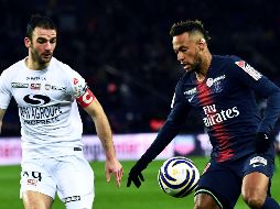 Neymar (I) marcó el único gol del PSG. AFP/A. Poujoulat