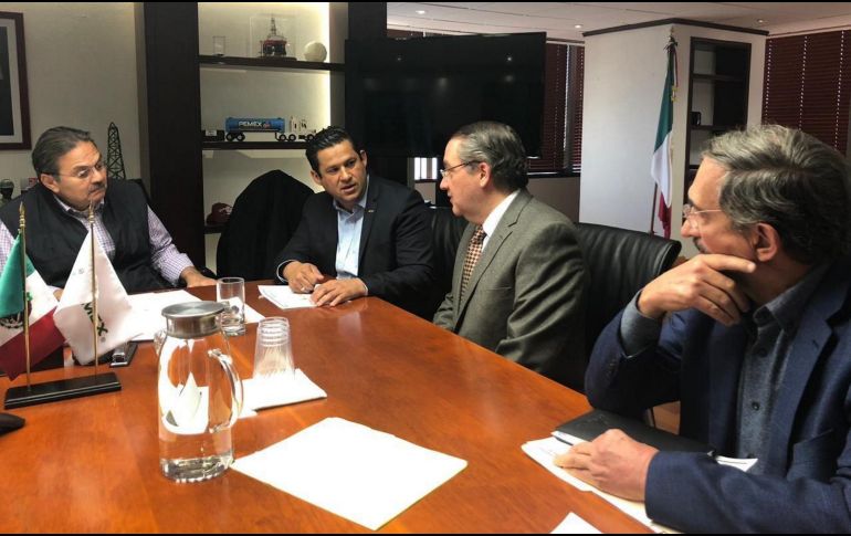Diego Sinhue Rodríguez se reunió con empresarios de Pemex para discutir sobre esta problemática. NTX/ESPECIAL