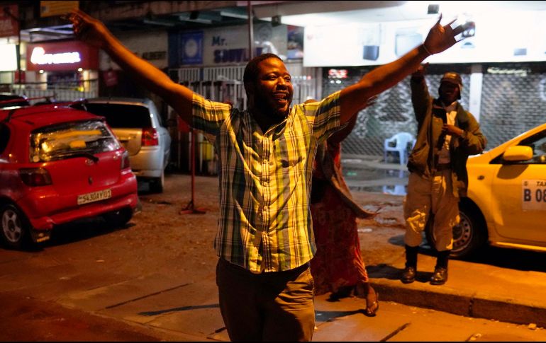 Habitantes de Kinshasa celebran el triunfo de Tshisekedi, un resultado histórico en el país. AP/J. Delay