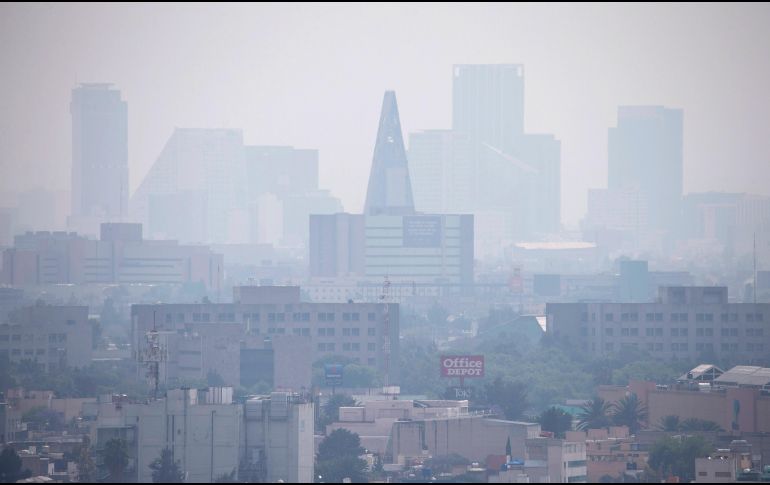Expertos confían en que se podrá mejorar la calidad del aire a partir del trabajo coordinado con la Semarnat, el gobierno del estado y los distintos sectores sociales. AP / ARCHIVO