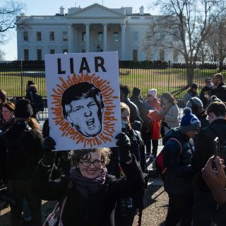 Trabajadores federales piden el fin del cierre administrativo en EU