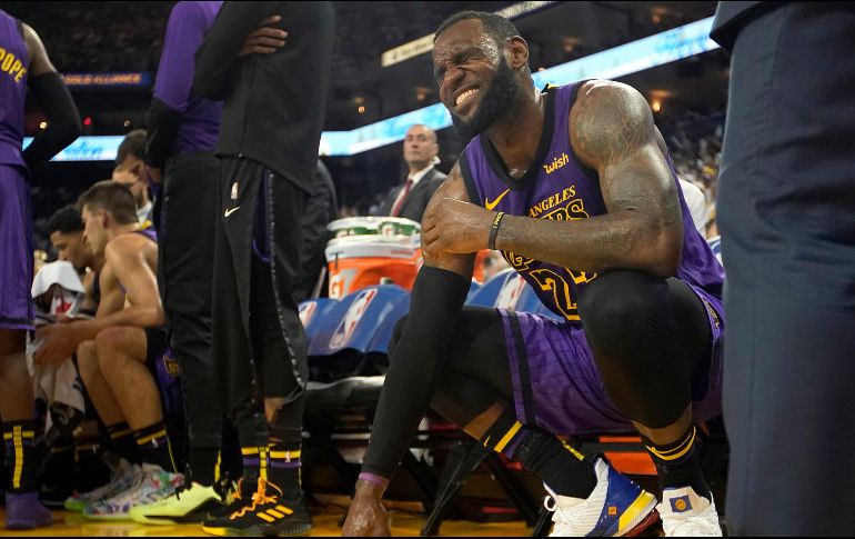 James ha recibido permiso para aumentar el ritmo de sus movimientos en la pista. AP/ARCHIVO