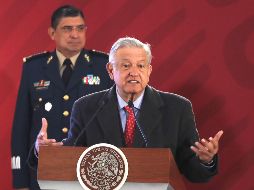 Agrega el hecho de que México invierta dinero “que no tiene” durante 2019 en problemas como la pobreza y la seguridad y la centralización del poder, generará que la política nacional se vuelva errática. SUN/ B. Fregoso