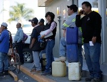 La UEPCBJ aclaró que sí se permite la venta de combustible en bidones, pero estos tienen que ser los especiales para la carga de gasolina, como los que se venden en ciertas tiendas especializadas en refacciones de autos. EL INFORMADOR/  F. Atilano