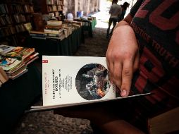 Entre las alternativas para economizar se encuentra la de optar por libros usados o pedirlos prestados a la biblioteca. EL INFORMADOR / ARCHIVO