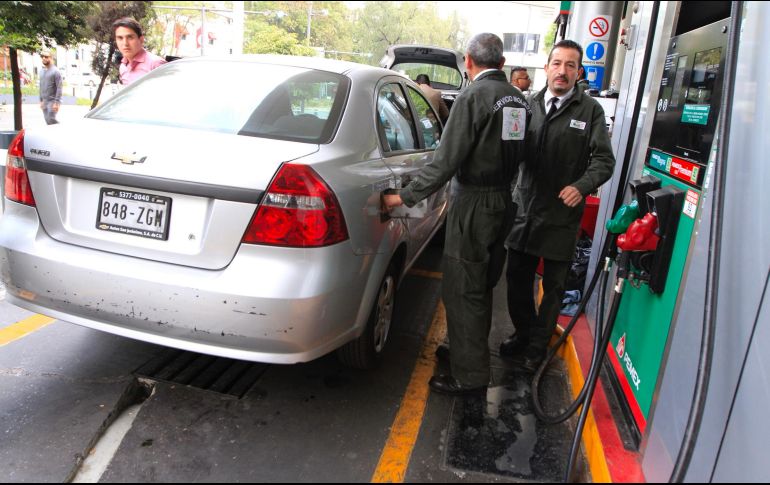 De las 601 gasolineras que hay en Guanajuato, sólo el 10 por ciento operaron este viernes. NTX/J. Lira