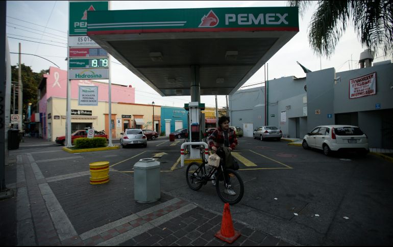 Pemex anunció el 7 de enero que incrementaría el número de autotanques para que la situación se normalizara en cuatro o cinco días. EL INFORMADOR/ ARCHIVO