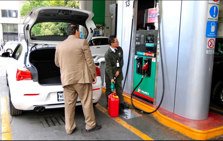 The Wall Street Journal afirmó que México redujo sus importaciones de gasolinas de Estados Unidos. NTX / J. Lira