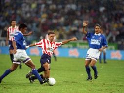 En ese torneo, Cruz Azul terminó como superlíder, mientras Chivas no clasificó a la fase final. EL INFORMADOR/ARCHIVO