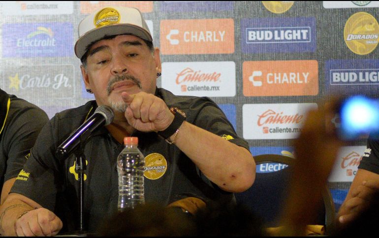Maradona permanecerá hospitalizado hasta el lunes para evaluar su evolución, pero descartan cualquier tipo de complicación. EFE/ARCHIVO