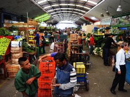 De continuar la escasez de gasolina podría afectarse el suministro de legumbres, cuyo traslado se hace en vehículos ligeros. EL INFORMADOR/Archivo