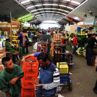 Menos clientela en el Mercado de Abastos por falta de gasolina