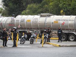 Las camiones tanque circularán las 24 horas y estarán resguardados por la Policía Federal; el objetivo es garantizar la distribución de 50% de la gasolina de cada entidad federativa. NOTIMEX/J. Espinosa