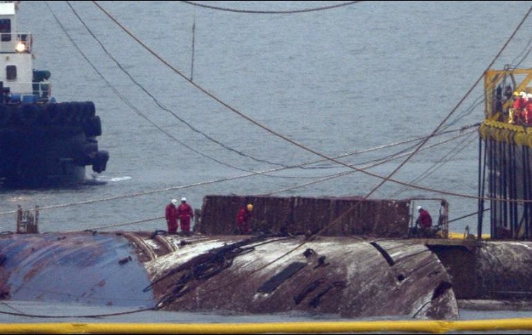 El ferry se hundió el 16 de abril de 2014 frente a la isla de Jindo, en el suroeste de Corea del Sur, cuando navegaba hacia la isla de Jeju. AP / ARCHIVO