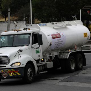 Sujetos armados roban pipa de Pemex en Guanajuato