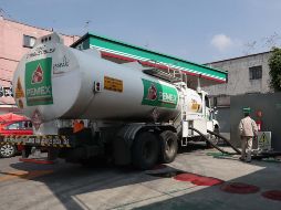 Diego Rodríguez, gobernador de Guanajuato, reiteró el llamado a Pemex para que avisen cuándo van a transitar pipas para asignarles vigilancia. SUN/B. Fregoso