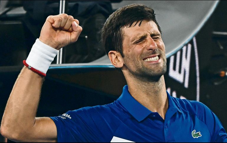 Novak Djokovic, número uno del mundo, inició con el pie derecho su búsqueda por su séptimo cetro en Melbourne. AFP / P. Crock