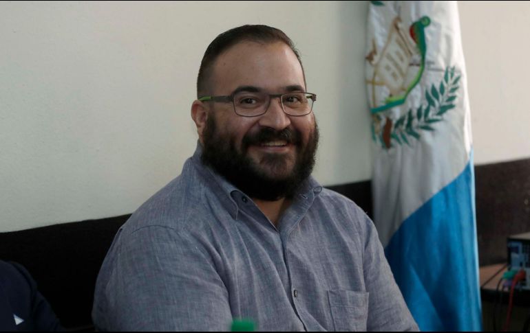 Duarte de Ochoa, antes de dejar la gubernatura decidió donar esas aeronaves al Fiscal General, Luis Ángel Bravo. SUN / ARCHIVO