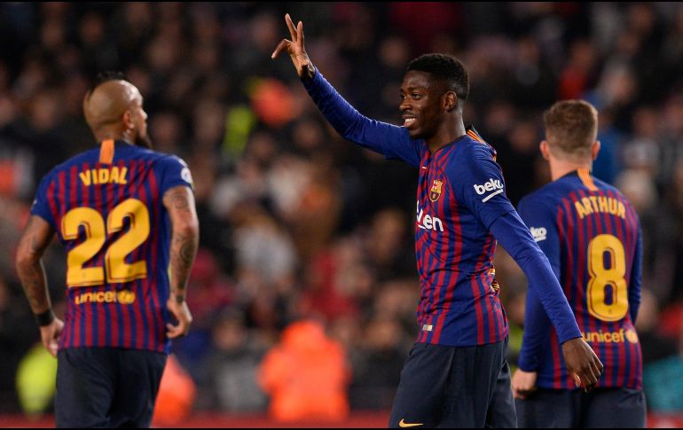 Ousmane Dembélé anotó los dos goles del Barcelona, primero al 30' y después al 31'.AFP/J. Lago