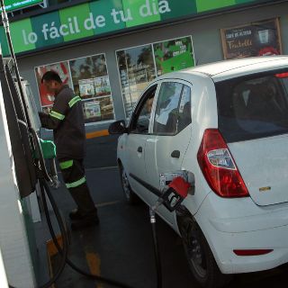 Reportan presuntos abusos de gasolineras de Jalisco