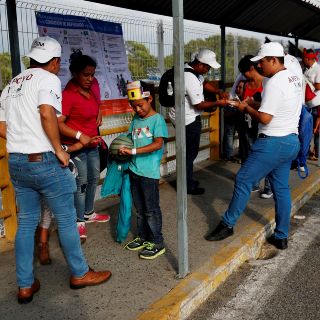 Unos 500 migrantes cruzan la frontera guatemalteca con México