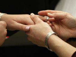 En 2016 hubo una recomendación general por parte de la Comisión Nacional de Derechos Humanos (CNDH) que envió a todos los congresos para modificar la definición de matrimonio y facilitar el acceso a las parejas del mismo sexo a casarse. AP / ARCHIVO